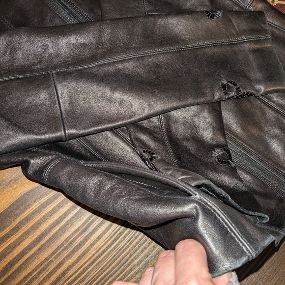 Jones New York Embroidered black leather jacket size medium - Picture 11 of 15